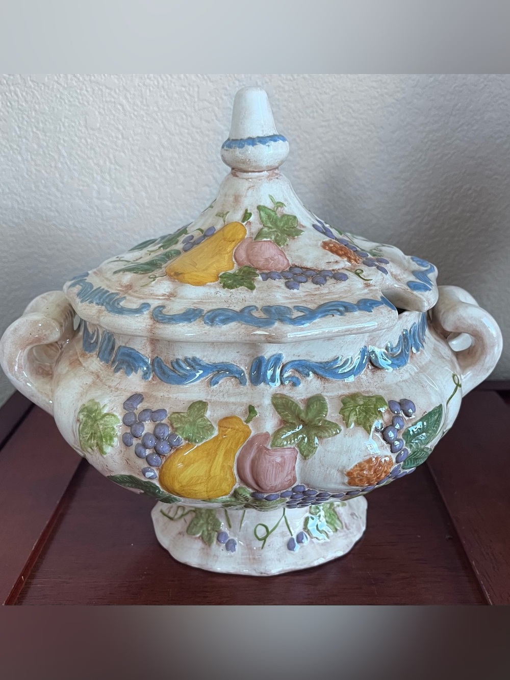 Vintage Italian Ceramic Capodimonte Style Covered Soup Tureen Signed